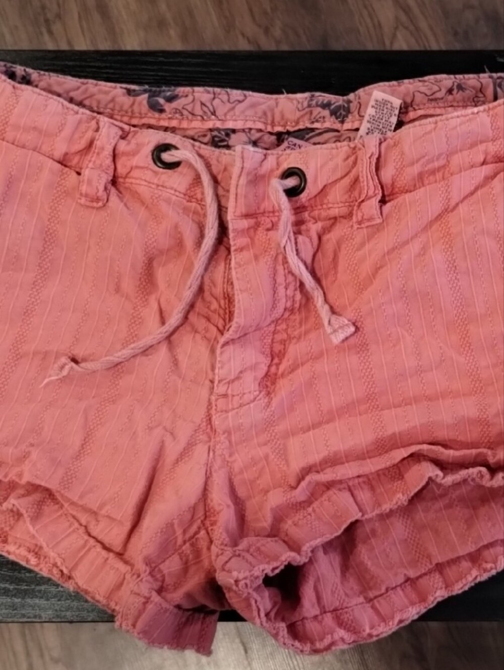 American Eagle Outfitters Coral Drawstring Textured Shorts.  (106)